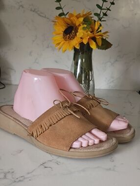 MINNETONKA Fringe Suede Slide Sandals - Tan